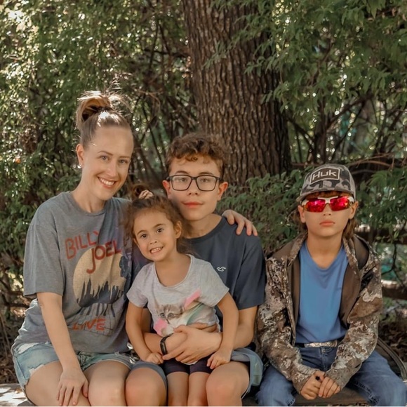 Meet your Posher, Cristy - Picture 4 of 4